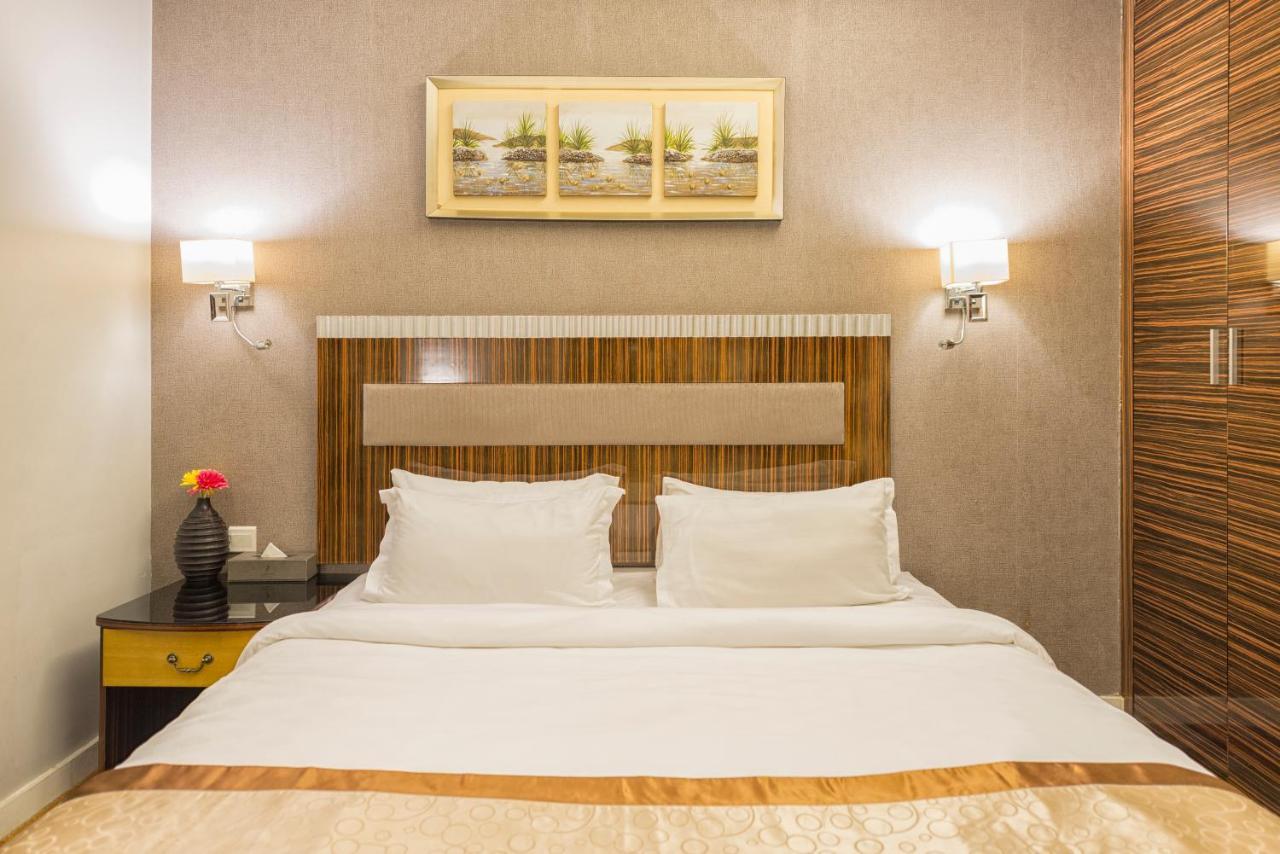Elite Al Hamra - Al Cornich Aparthotel Jeddah Bagian luar foto