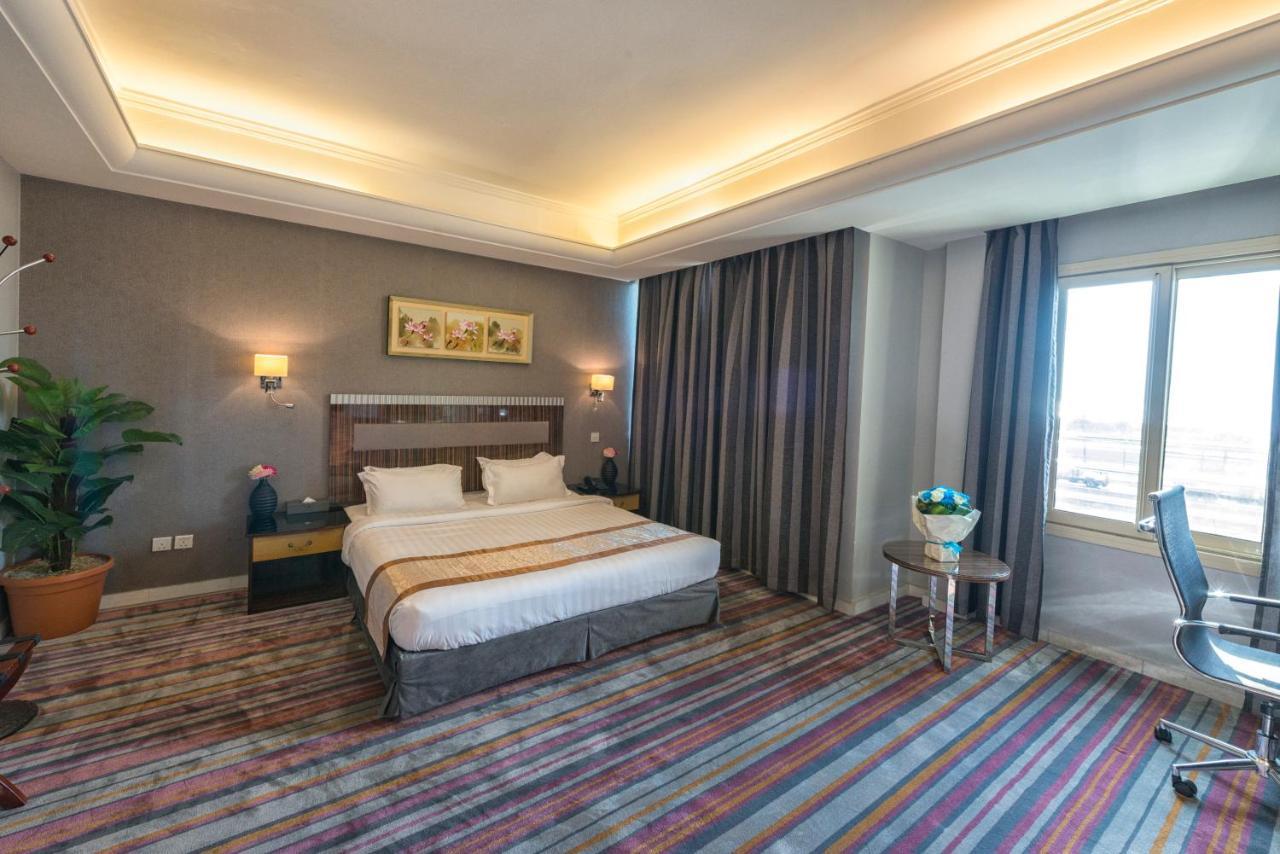 Elite Al Hamra - Al Cornich Aparthotel Jeddah Bagian luar foto