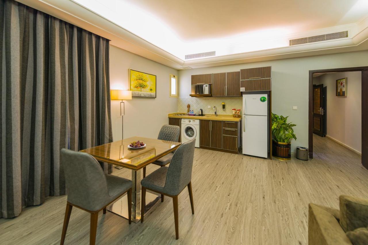 Elite Al Hamra - Al Cornich Aparthotel Jeddah Bagian luar foto