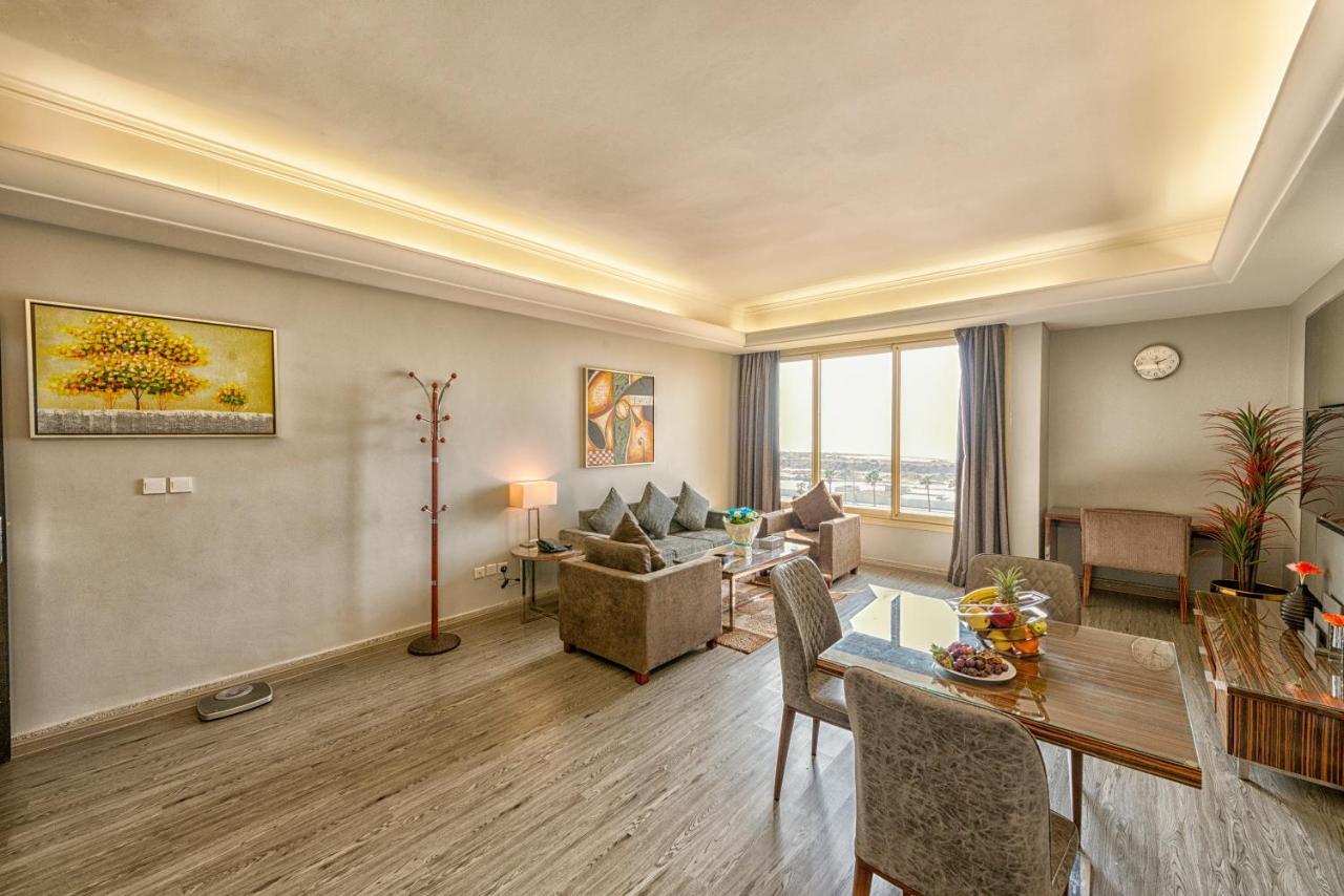 Elite Al Hamra - Al Cornich Aparthotel Jeddah Bagian luar foto
