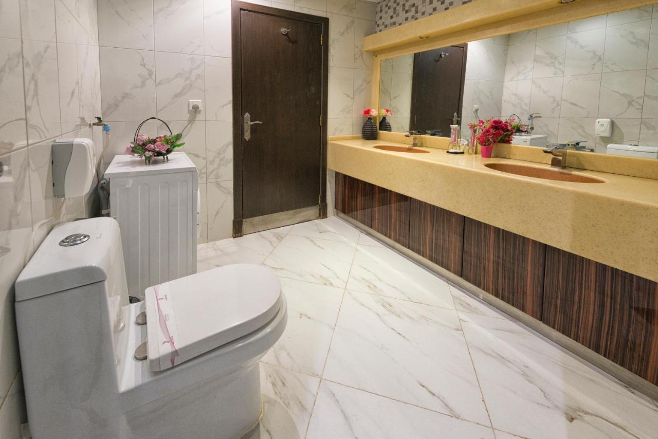 Elite Al Hamra - Al Cornich Aparthotel Jeddah Bagian luar foto