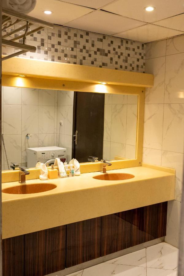 Elite Al Hamra - Al Cornich Aparthotel Jeddah Bagian luar foto